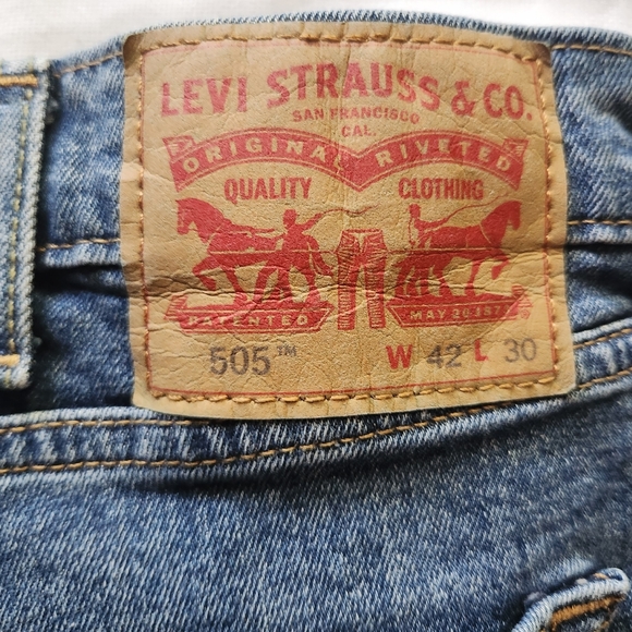 Levi 505 Medium Wash Jeans Sz 42x30 - Picture 3 of 6